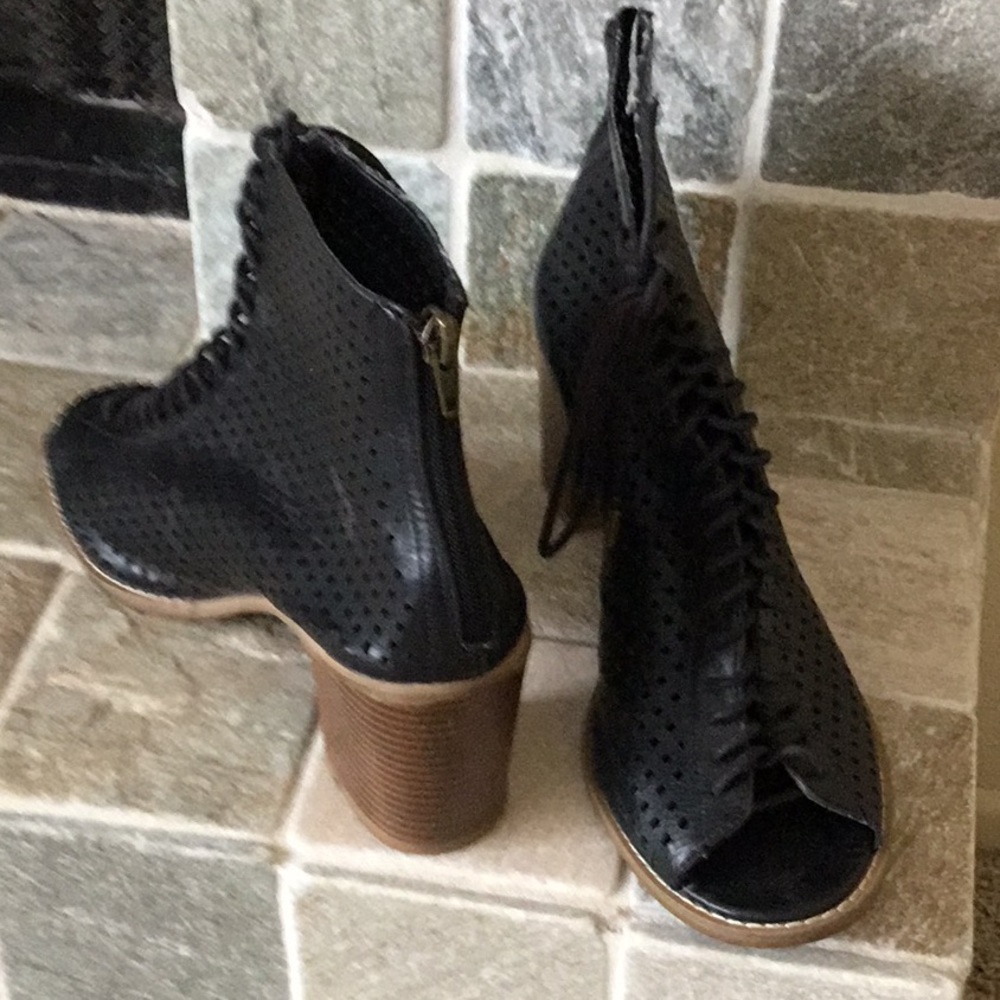 Shoes - Picture 3 of 3
